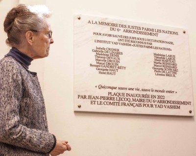 plaque et soeur dominiqueBD