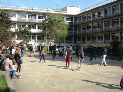 Cour Lycée